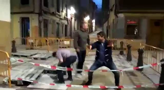 El vídeo viral del gijonés que se fue de fiesta y acabó dentro de una alcantarilla