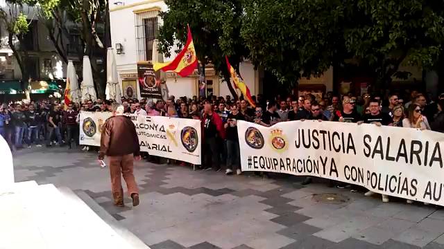 Más de 300 Policías Nacionales y Guardias Civiles reclaman en Jerez su equiparación salarial