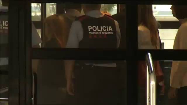 Shakira llega al juzgado evitando la puerta principal pese a la orden expresa de la juez