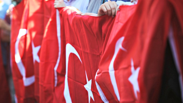 Detenciones y destituciones masivas en Turquía tras el fallido golpe de Estado
