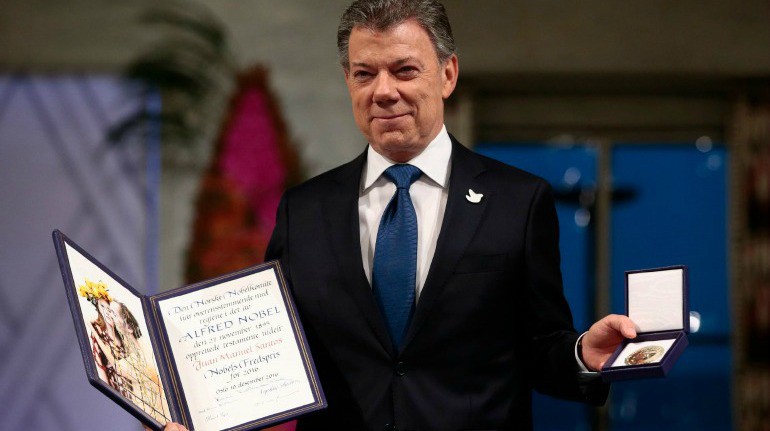 Santos recibe el premio Nobel por su acuerdo de paz con las FARC