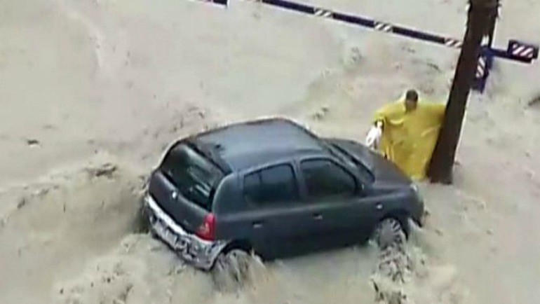 Tres fallecidos por el temporal de lluvia y viento en Murcia y Comunidad Valenciana