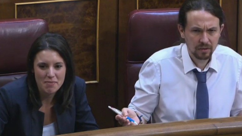 Hernando incendia la moción con alusiones a la &quot;relación&quot; entre Pablo Iglesias e Irene Montero