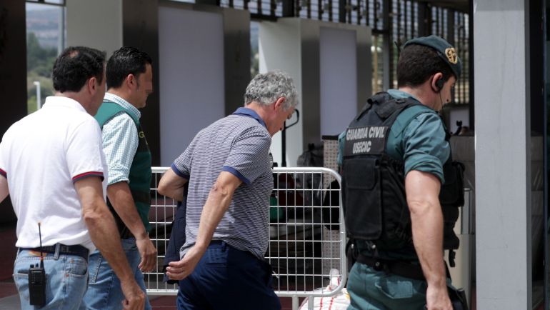 Ángel María Villar, detenido en una operación contra la corrupción en la Federación Española de Fútbol