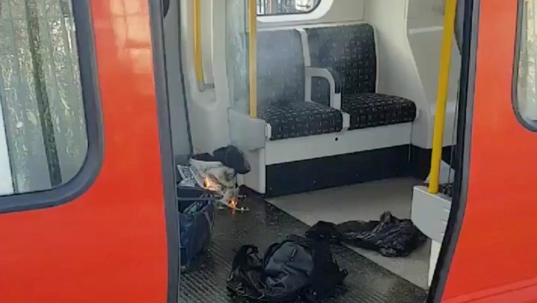 Varios heridos por una explosión en el metro de Londres investigada como &quot;acto terrorista&quot;