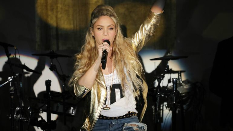 Shakira pospone hasta 2018 todos los conciertos de su gira europea