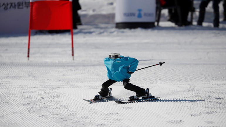 Así ha sido la primera competición de robots esquiadores en los Juegos de PyeongChang