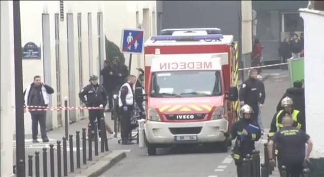 Al menos 12 muertos en un tiroteo en la sede de la revista 'Charlie Hebdo'